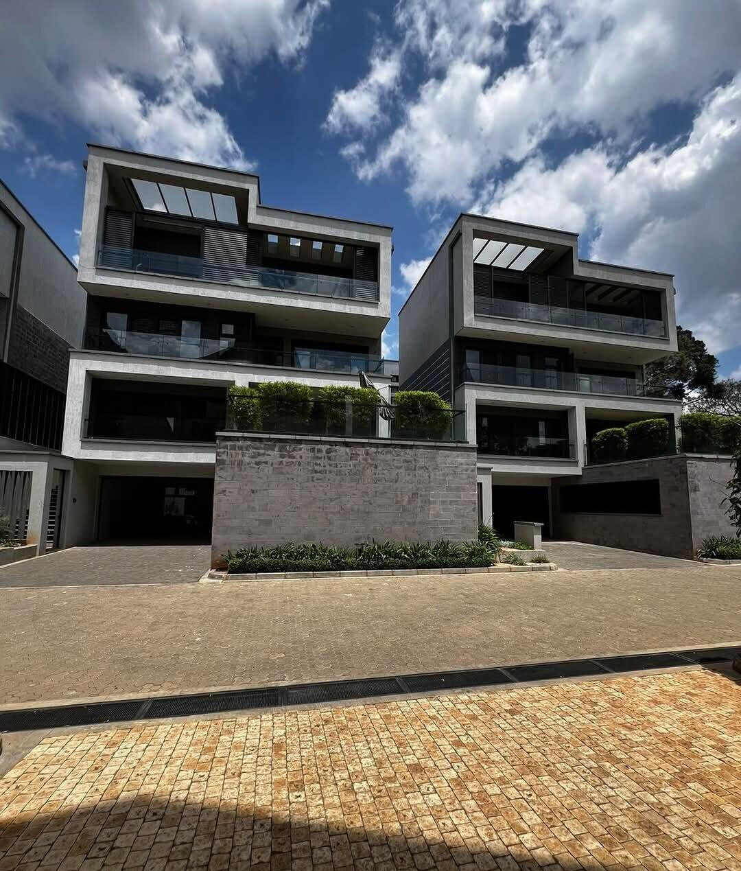 5-Ensuite Townhouse with Private Pool & Lift - Lavington