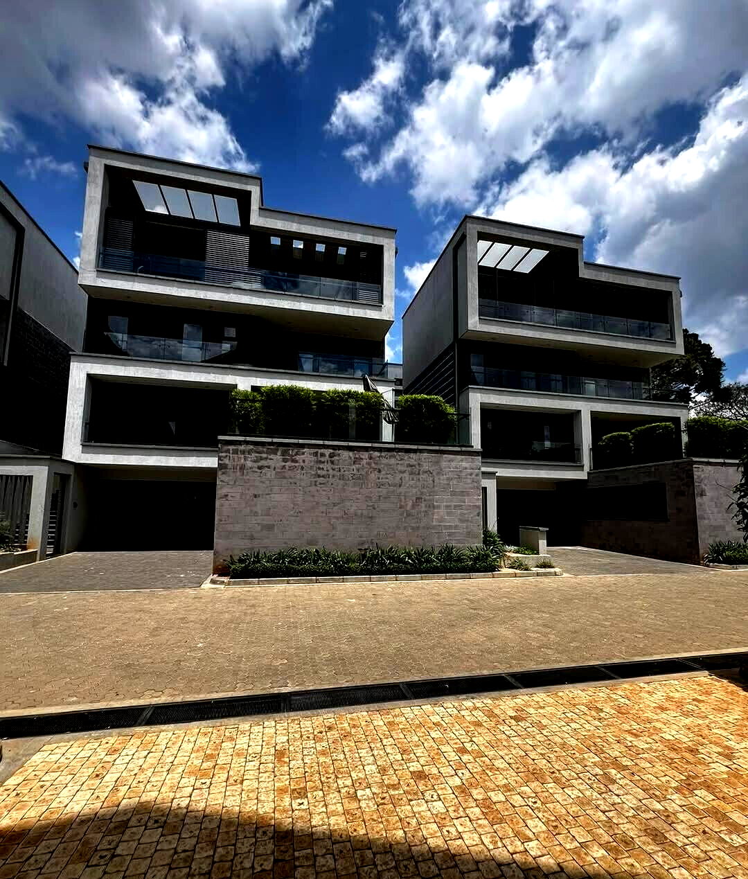 5-Ensuite Townhouse with Private Pool & Lift - Lavington