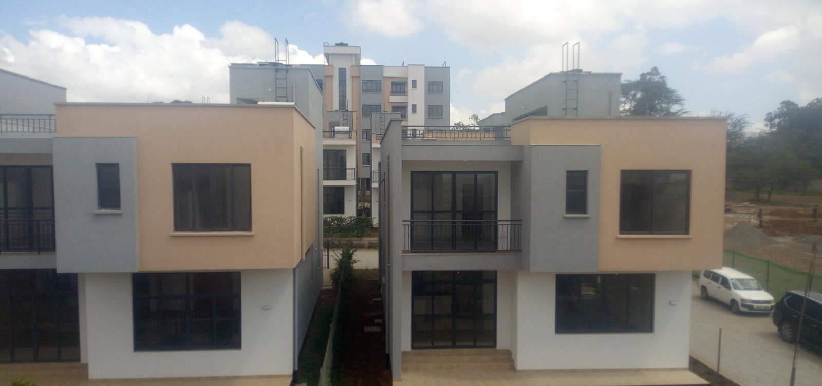 4BR En-Suite Townhouse with Nairobi National Park Views - Mlolongo