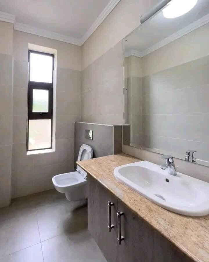 Half-Acre Townhouse with Private Pool, Jacuzzi & Sauna – Karen