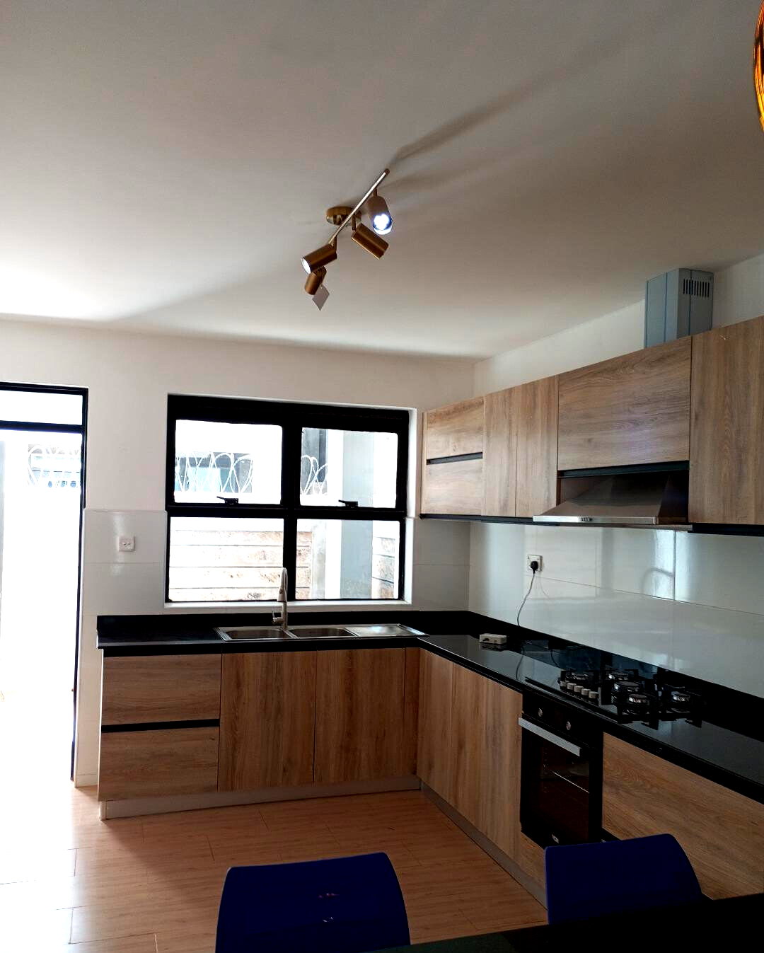 4BR All-Ensuite Maisonette with Rooftop Terrace & Family Room - Kamakis, Ruiru