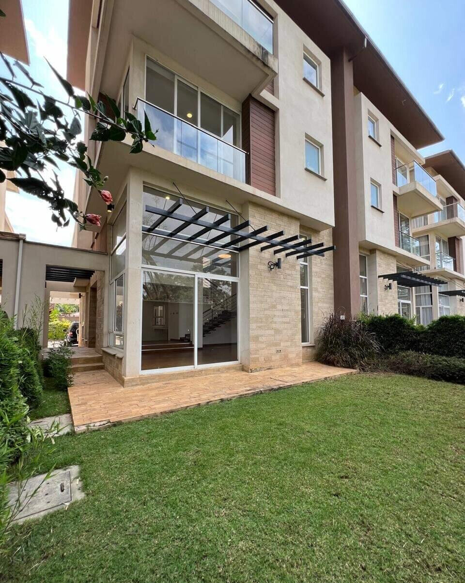 4-Ensuite Townhouse with Heated Pool & Gym - Lavington