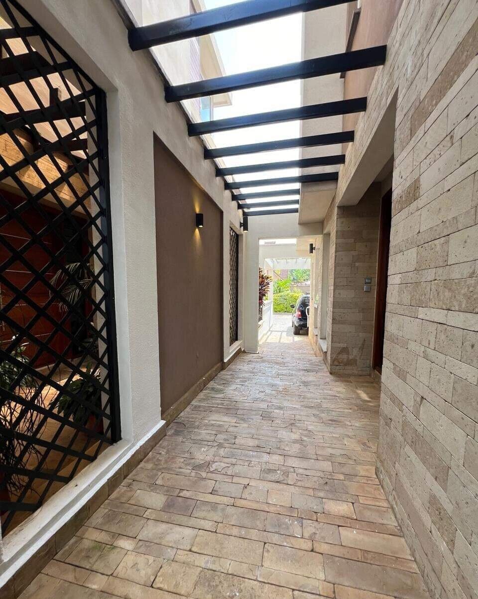 4-Ensuite Townhouse with Heated Pool & Gym - Lavington