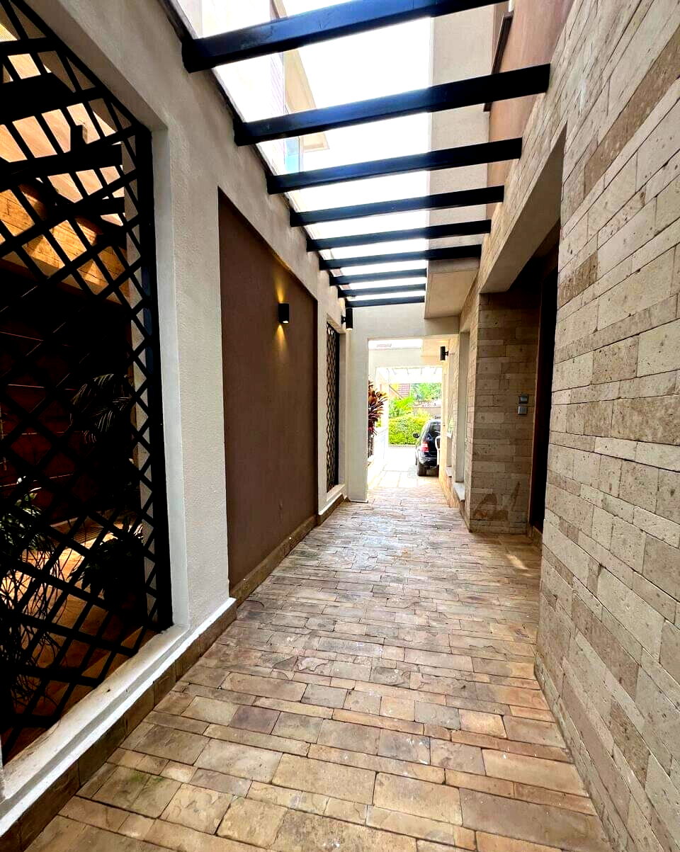 4-Ensuite Townhouse with Heated Pool & Gym - Lavington