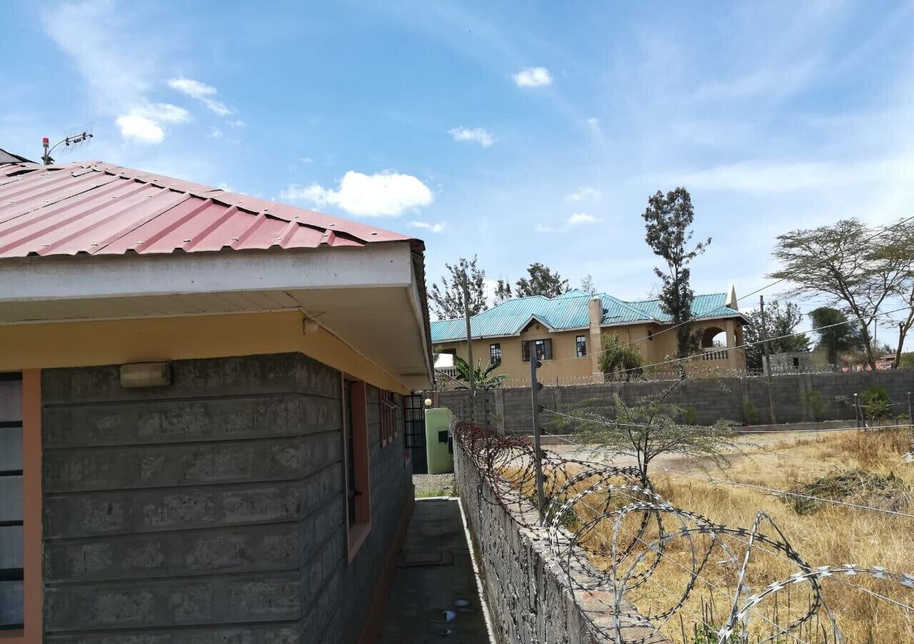 4BR Gated Townhouse with Mature Garden - Athi River
