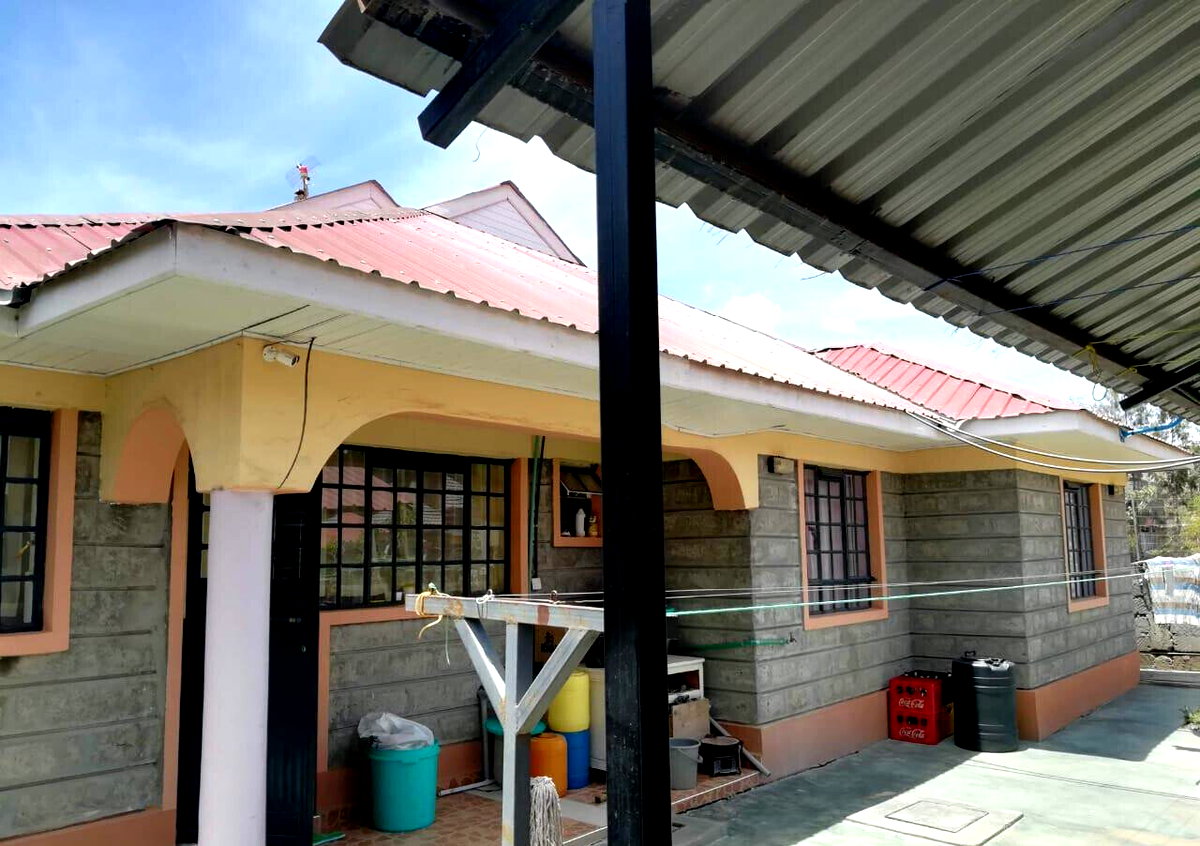 4BR Gated Townhouse with Mature Garden - Athi River