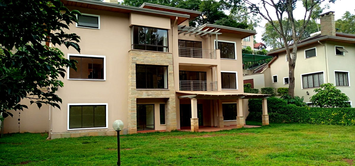 5BR Townhouse with Gym, Pool & 2BR DSQ - Kitisuru