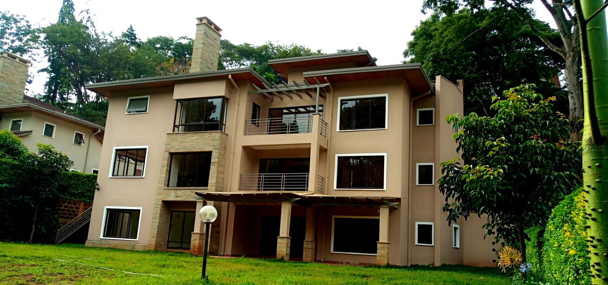 5BR Townhouse with Gym, Pool & 2BR DSQ - Kitisuru