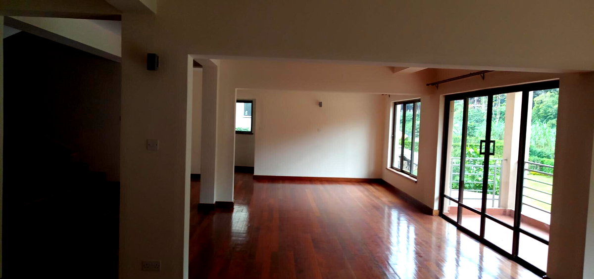 5BR Townhouse with Gym, Pool & 2BR DSQ - Kitisuru
