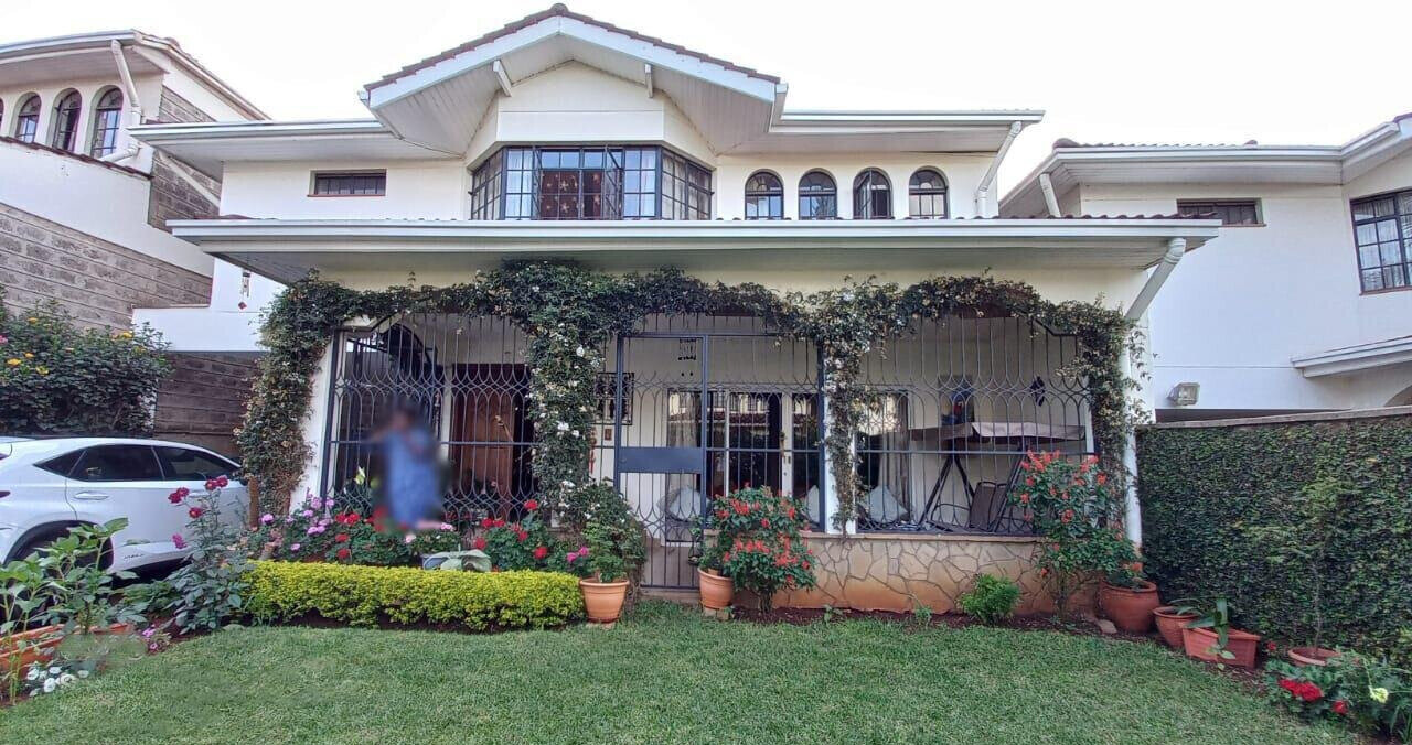 Sunken Lounge Townhouse with DSQ & Private Garden - Brookside