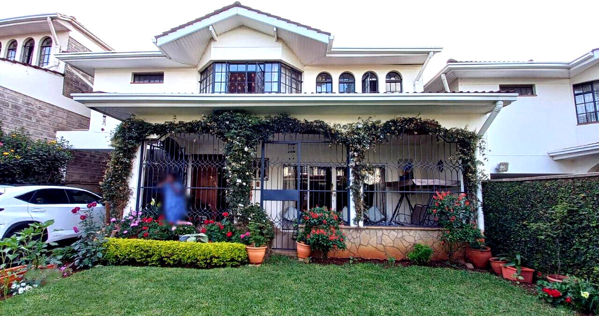 Sunken Lounge Townhouse with DSQ & Private Garden - Brookside