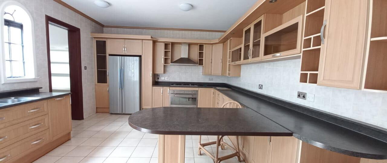 Sunken Lounge Townhouse with DSQ & Private Garden - Brookside
