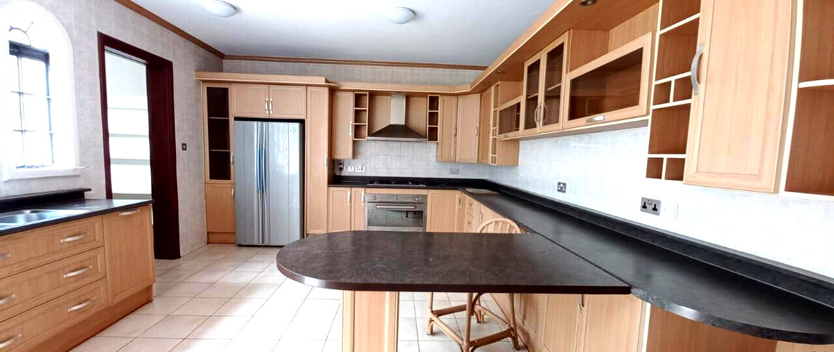 Sunken Lounge Townhouse with DSQ & Private Garden - Brookside