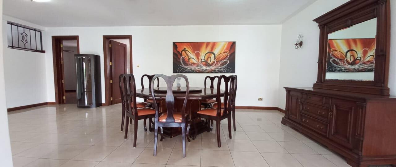 Sunken Lounge Townhouse with DSQ & Private Garden - Brookside