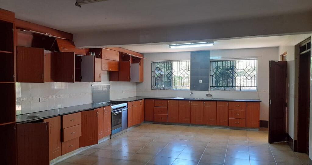 1.1 Acre Runda Retreat at KSh 300K