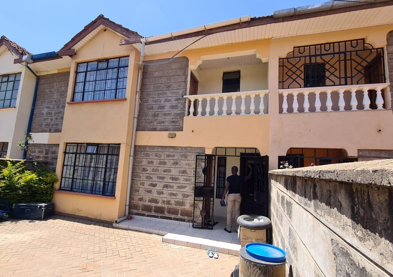 4BR All-Ensuite Townhouse with Balcony Near Wilson Airport - South C