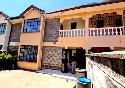 4BR All-Ensuite Townhouse with Balcony Near Wilson Airport - South C
