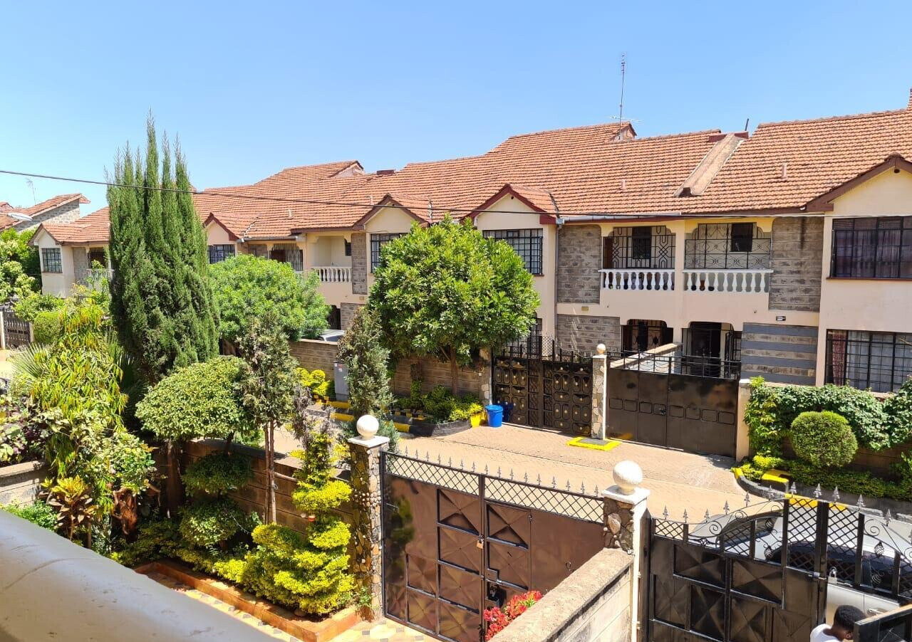 4BR All-Ensuite Townhouse with Balcony Near Wilson Airport - South C