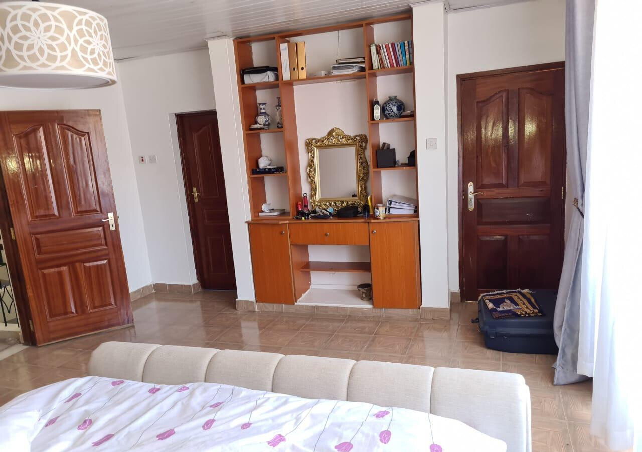 4BR All-Ensuite Townhouse with Balcony Near Wilson Airport - South C