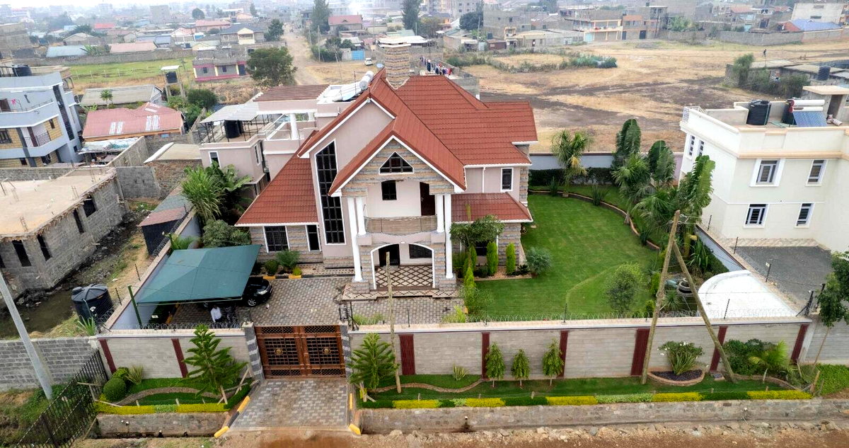 4BR Townhouse with Sunken Living Room & Gym - Kahawa Sukari
