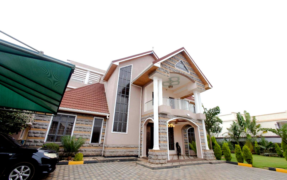 4BR Townhouse with Sunken Living Room & Gym - Kahawa Sukari
