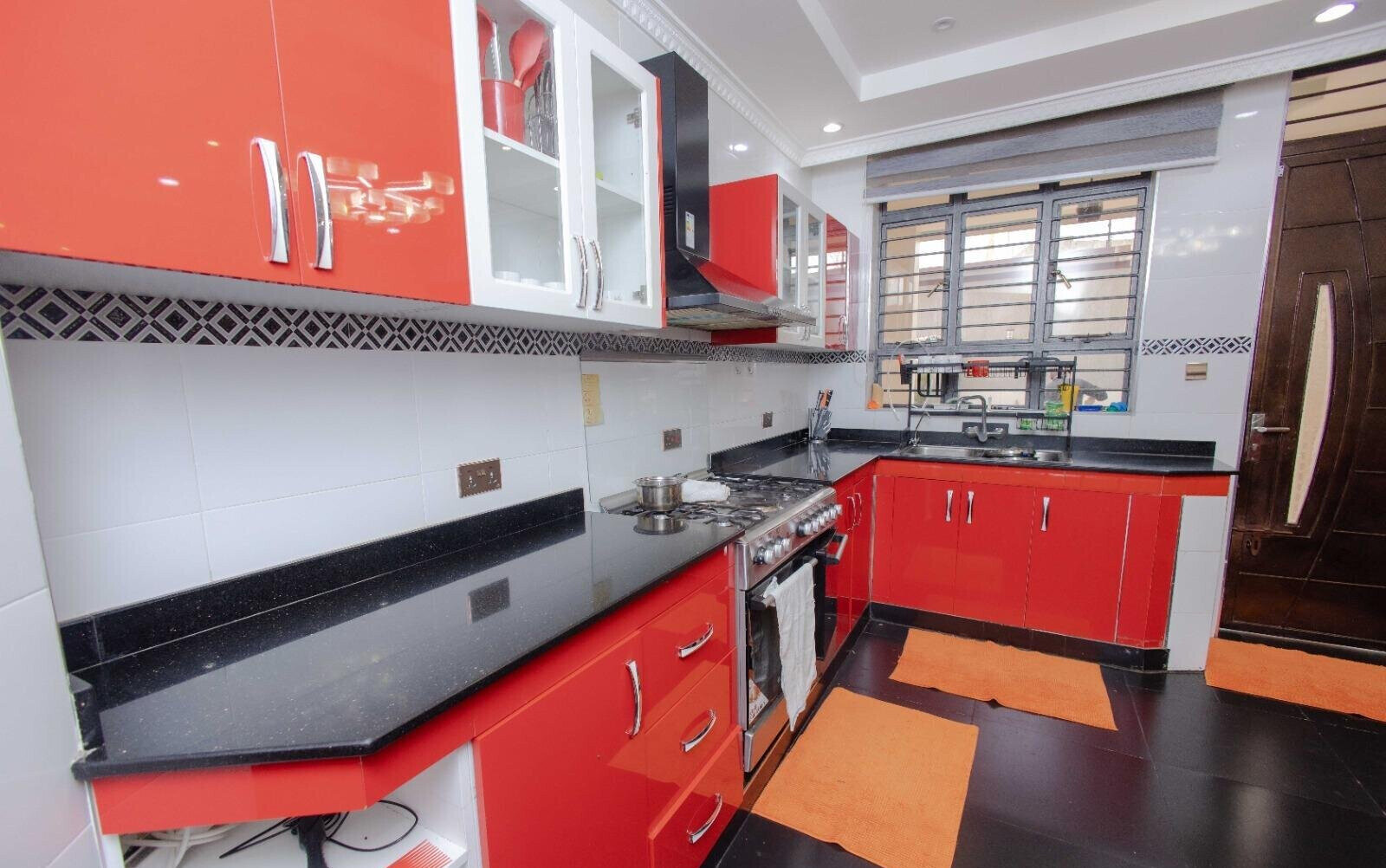 4BR Townhouse with Sunken Living Room & Gym - Kahawa Sukari