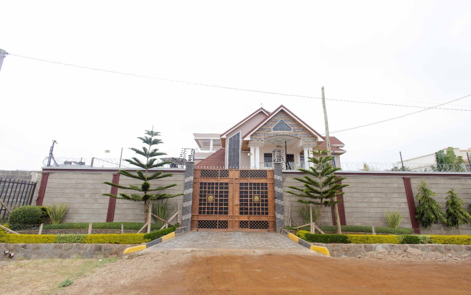 4BR Townhouse with Sunken Living Room & Gym - Kahawa Sukari