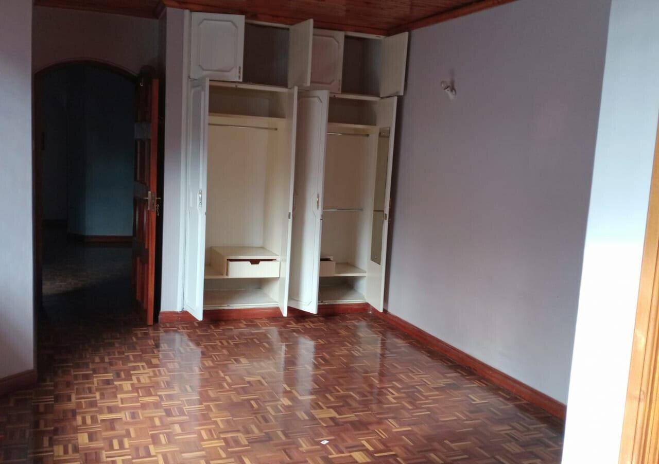 4BR Townhouse with Prayer Room & Electric Fence - Westlands