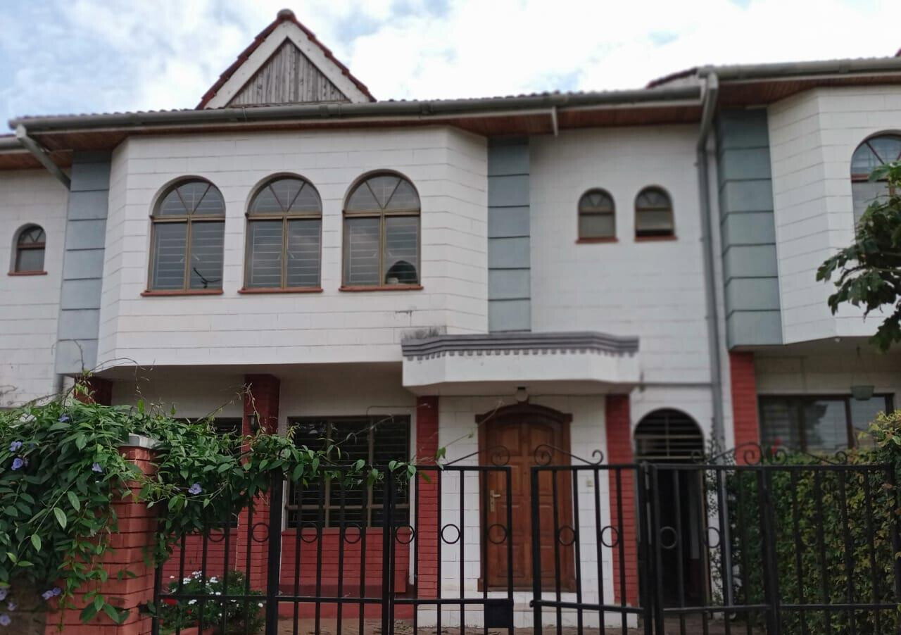 4BR Townhouse with Prayer Room & Electric Fence - Westlands