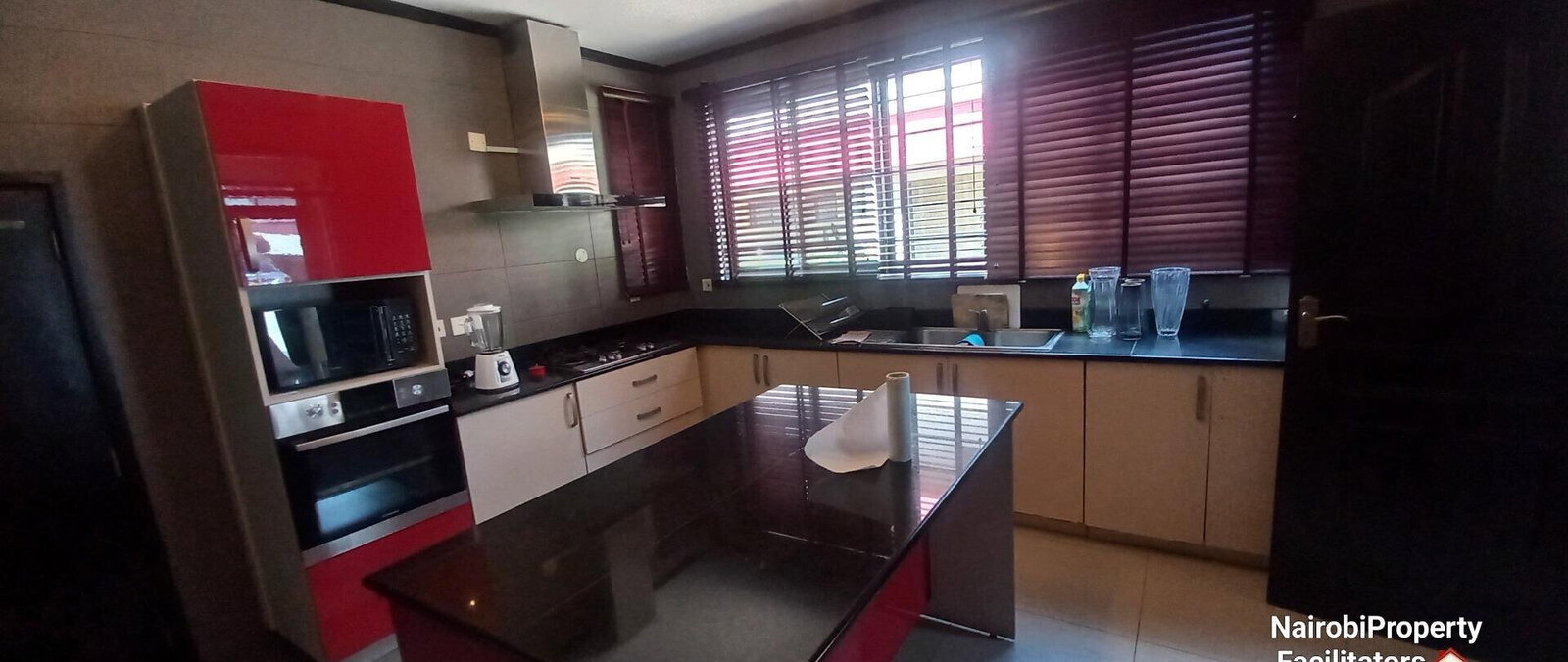 5-Ensuite Townhouse with Rooftop Jacuzzi & Private Pool - Lavington