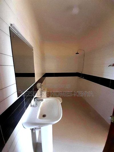 2bdrm Apartment in Lavington for sale - Image 15