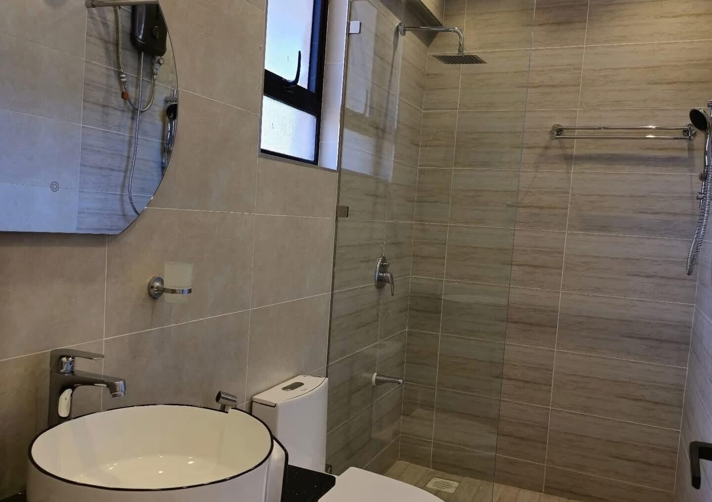 4BR Apartment with Pool, Gym & DSQ Near Links Road - Nyali
