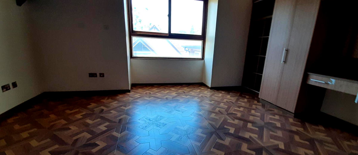 5-Ensuite Townhouse with Study & DSQ - Spring Valley