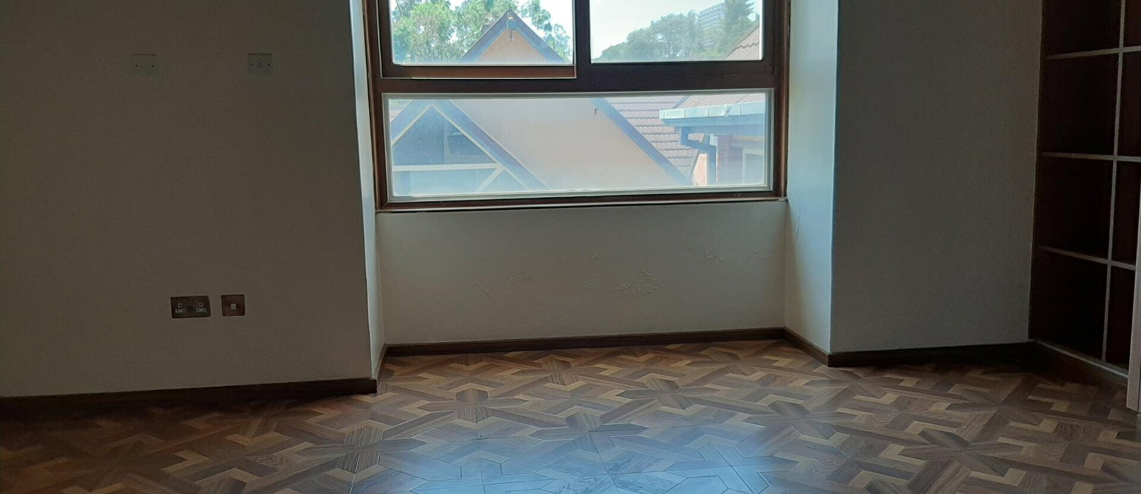 5-Ensuite Townhouse with Study & DSQ - Spring Valley
