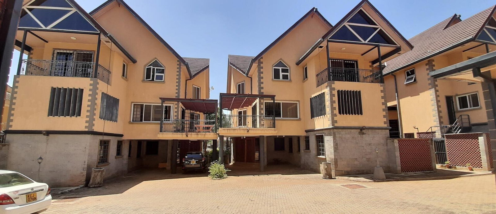 5-Ensuite Townhouse with Study & DSQ - Spring Valley