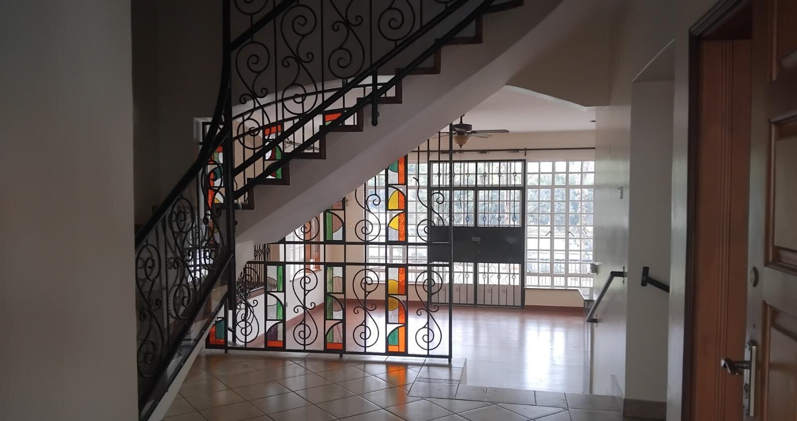 Standalone 5BR Mansion on Half-Acre with DSQ - Runda Evergreen