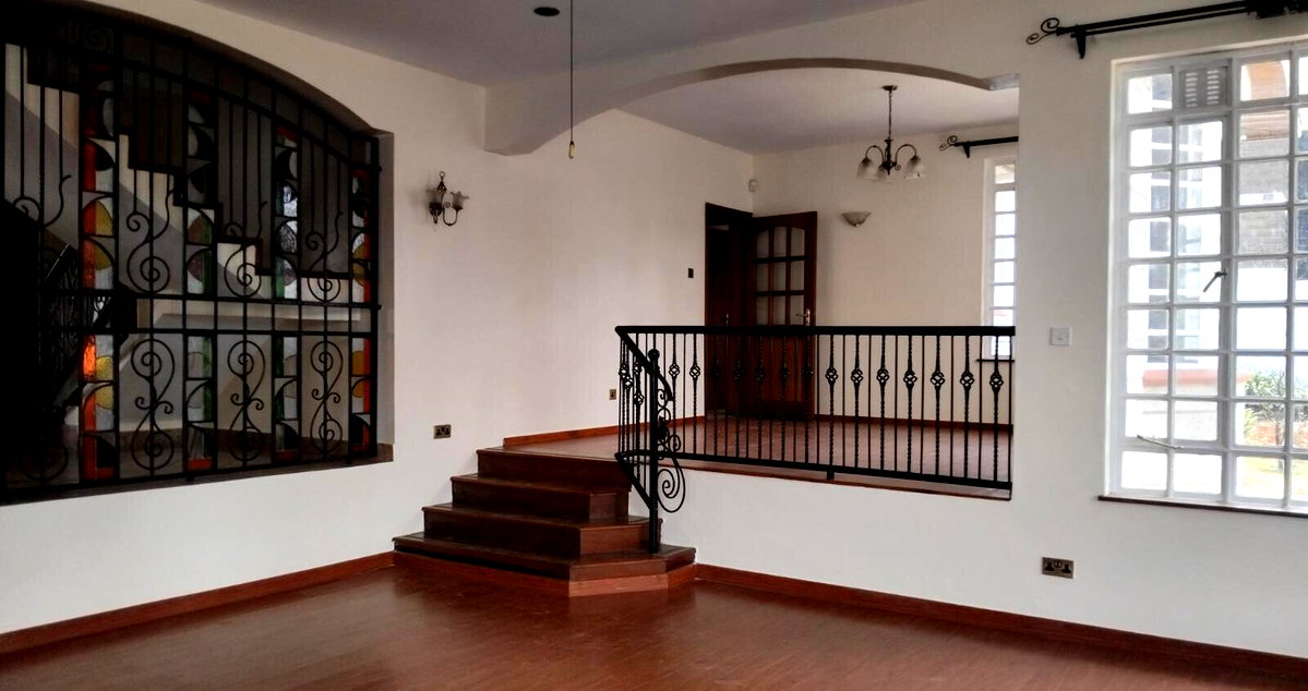 Standalone 5BR Mansion on Half-Acre with DSQ - Runda Evergreen