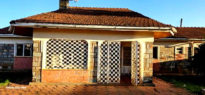 4bdrm Bungalow in Kimumu for sale - Image 11