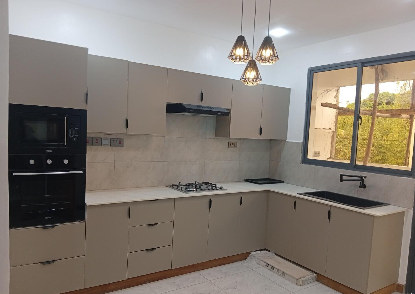 3BR All-Ensuite Apartment with Gym & Backup Generator - Nyali
