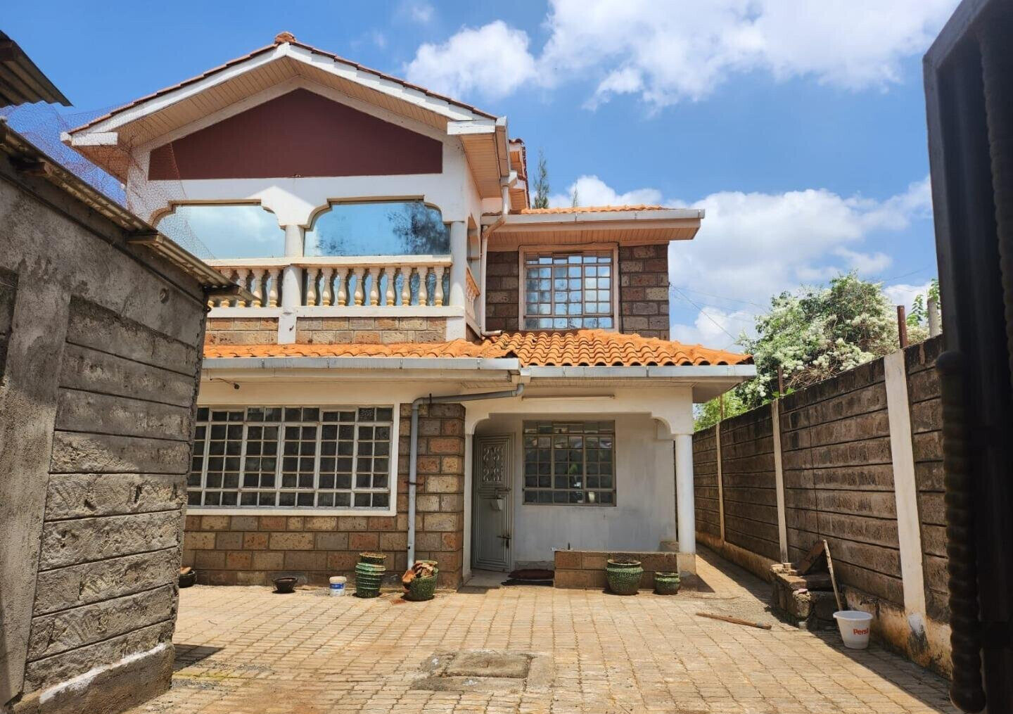 1/8 Acre Townhouse with Garden - KSh 17M
