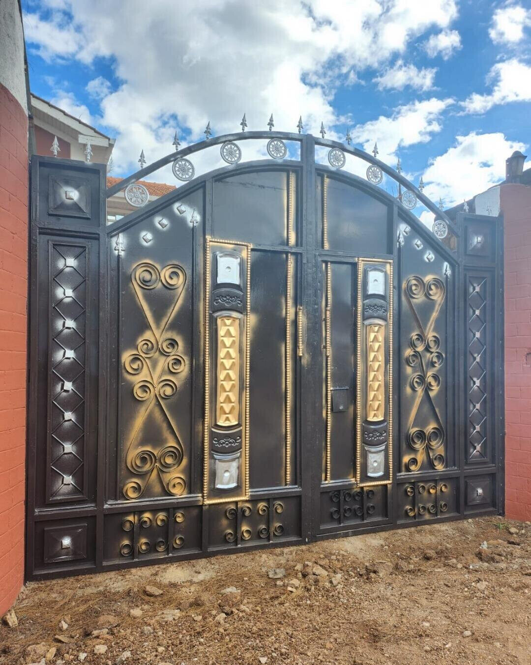 1/8 Acre Townhouse with Garden - KSh 17M