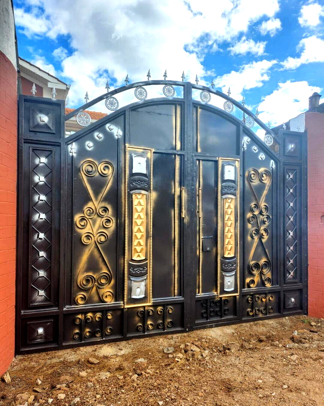 1/8 Acre Townhouse with Garden - KSh 17M
