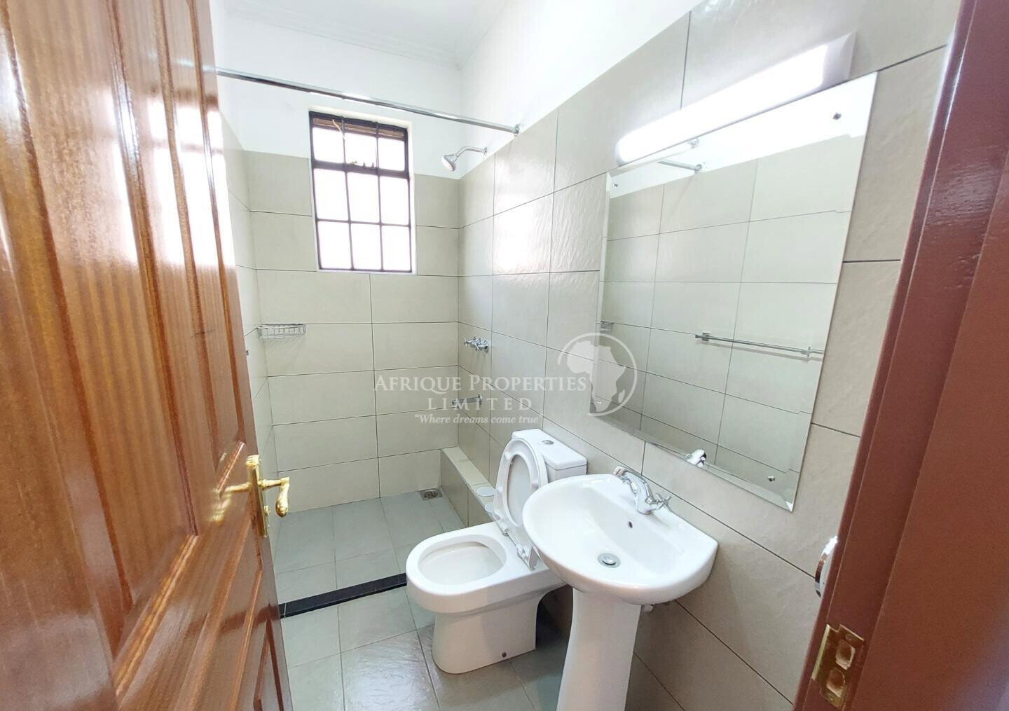 4BR Townhouse with Gym & Clubhouse - Gated Estate, Ruiru