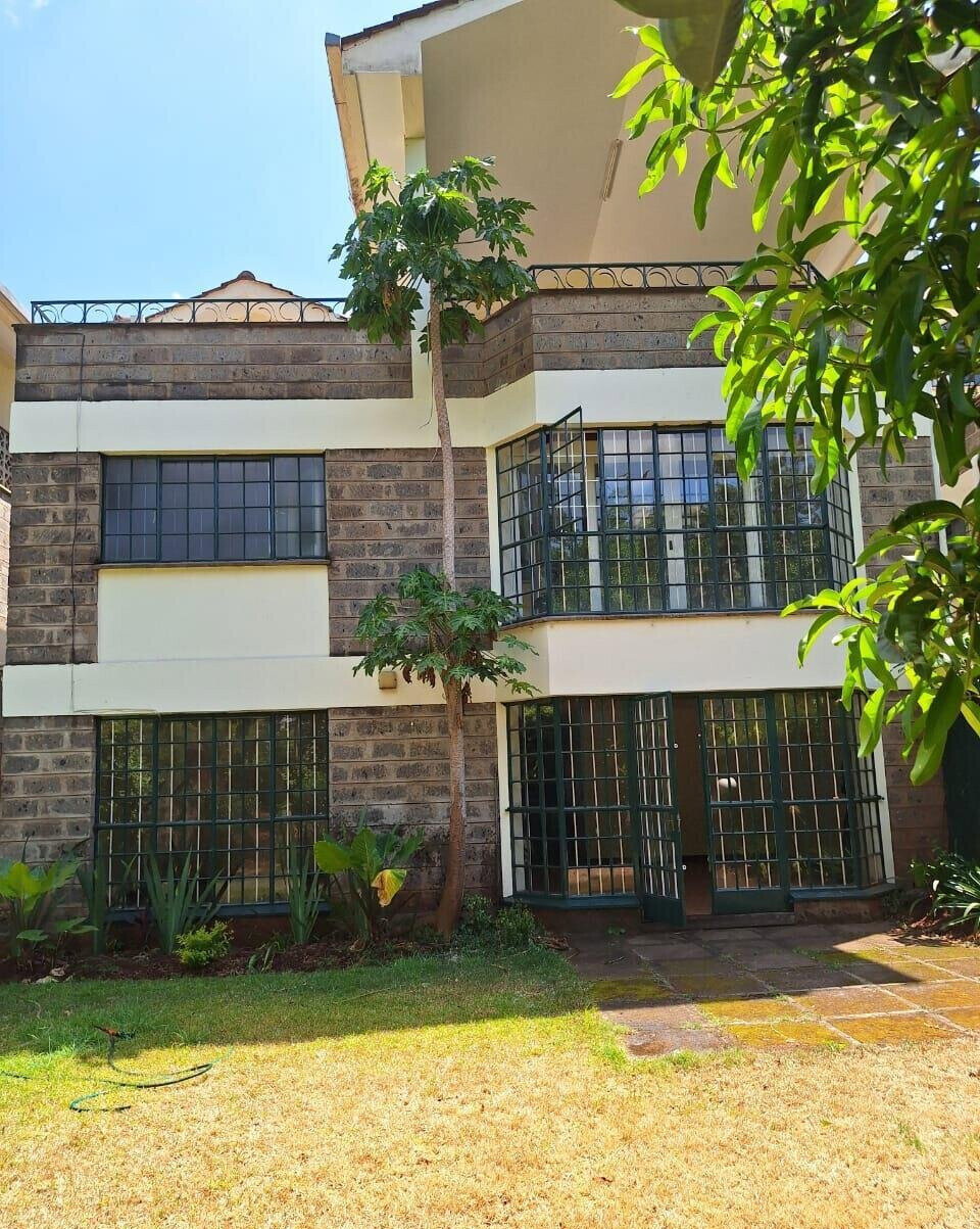 4-Ensuite Townhouse with Study & Private Garden - Spring Valley