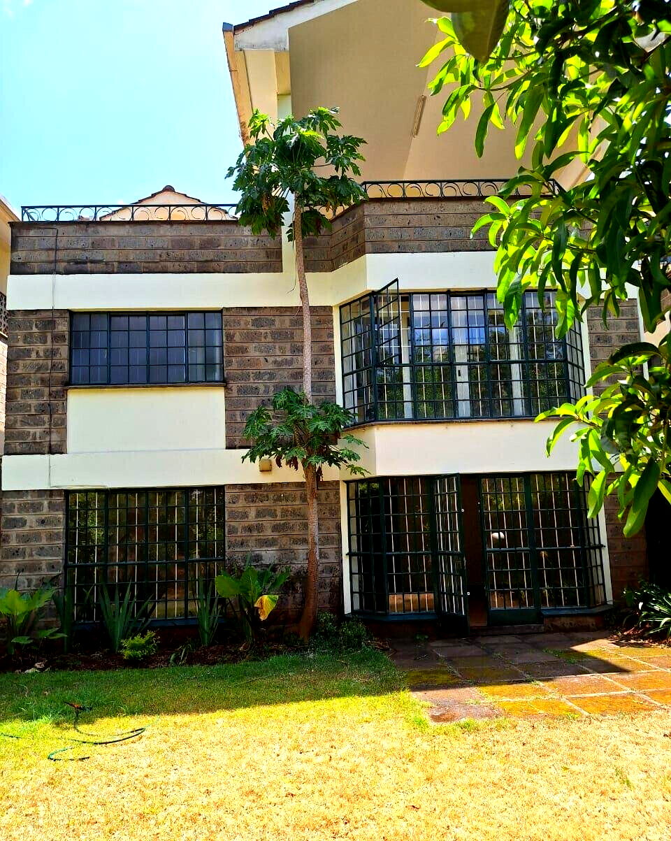 4-Ensuite Townhouse with Study & Private Garden - Spring Valley