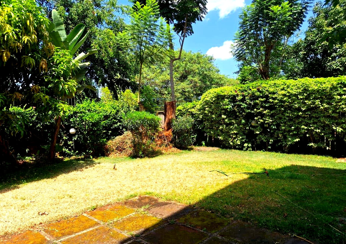 4-Ensuite Townhouse with Study & Private Garden - Spring Valley