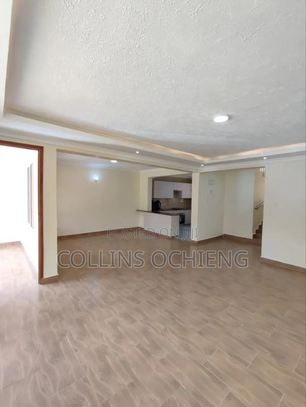 4bdrm Villa in Gateway Mall Area for sale