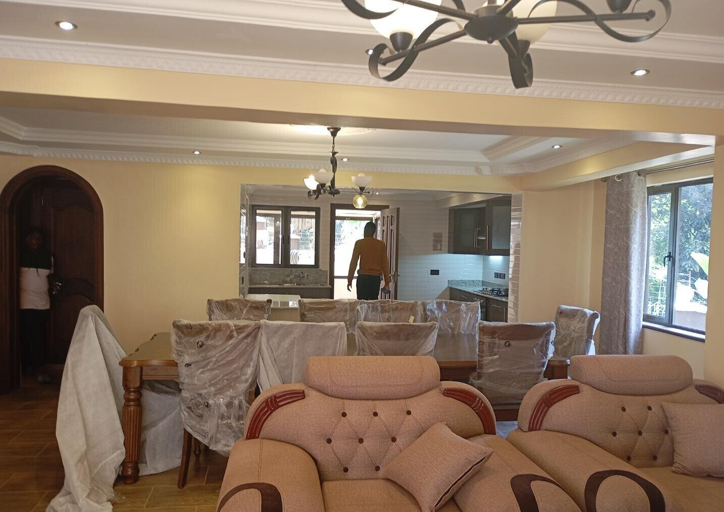 Multi-Level 5-Bed Townhouse with Double Lounge - Lavington