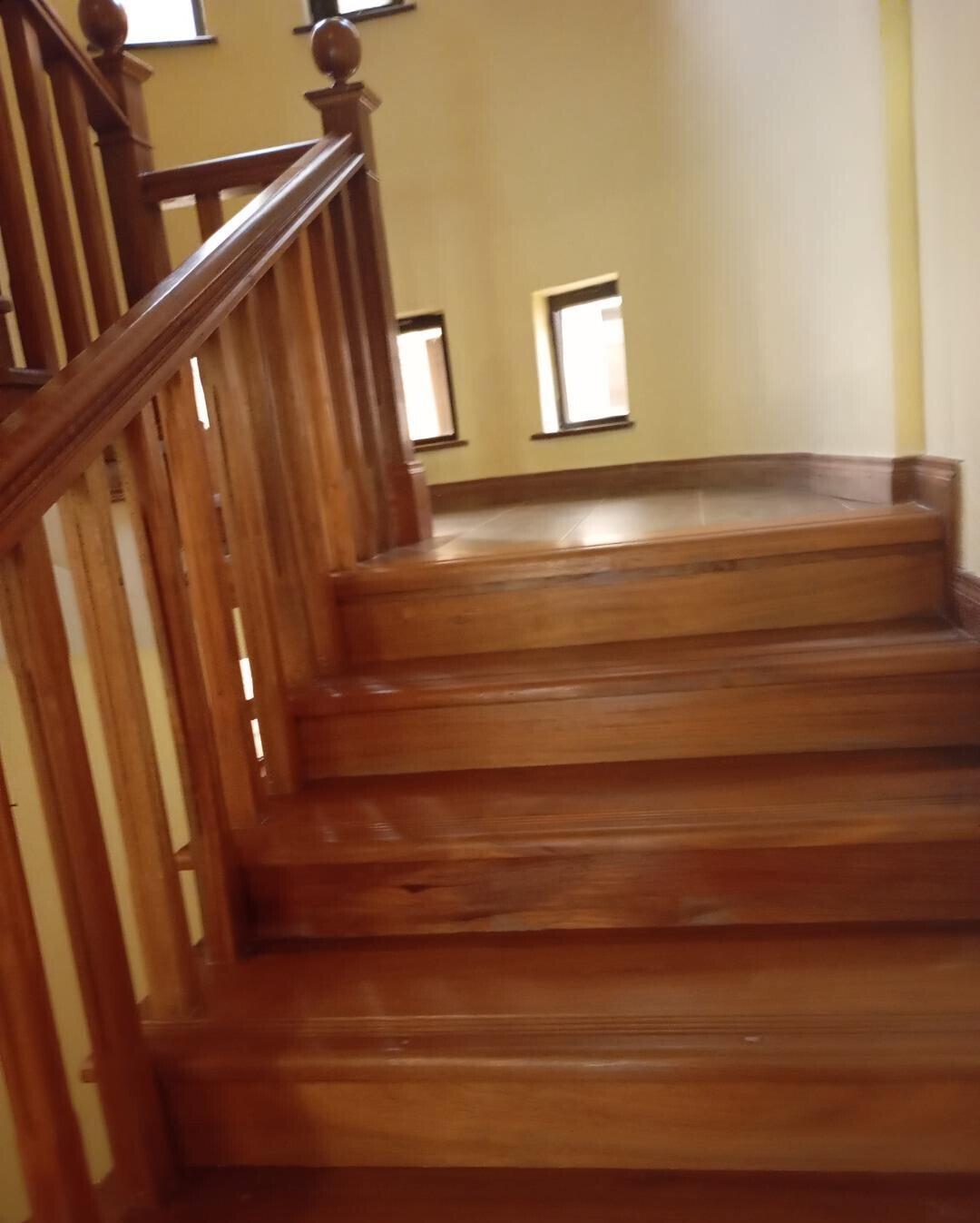 Multi-Level 5-Bed Townhouse with Double Lounge - Lavington