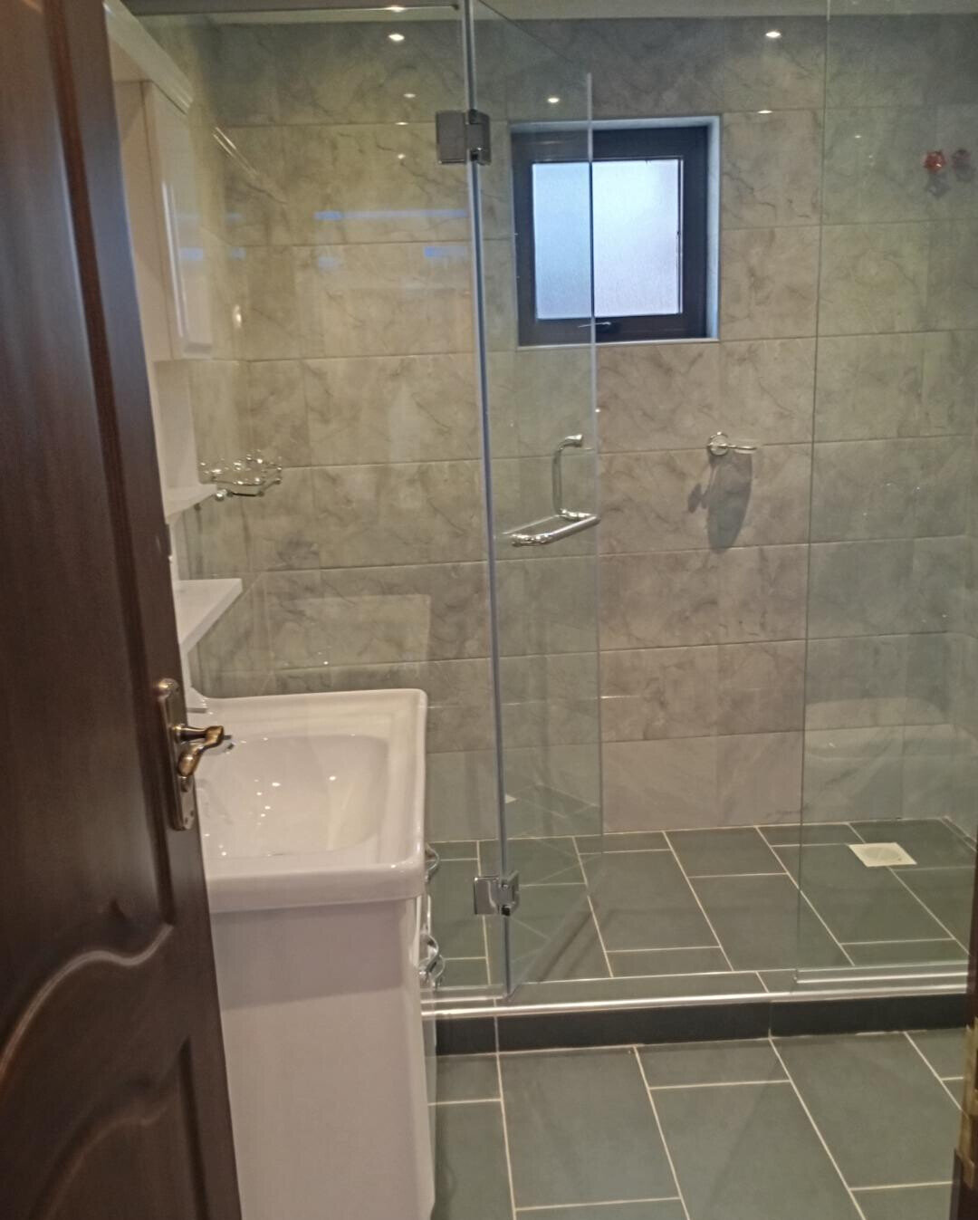 Multi-Level 5-Bed Townhouse with Double Lounge - Lavington